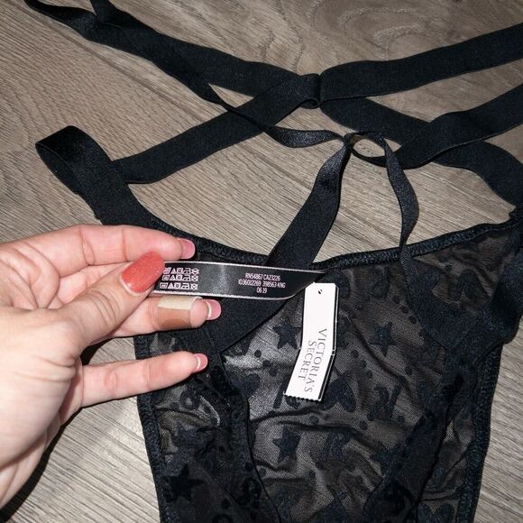NWT Victoria’s Secret Black Logo Lace Banded
Brazilian Panty‎ Size XL - Picture 5 of 9